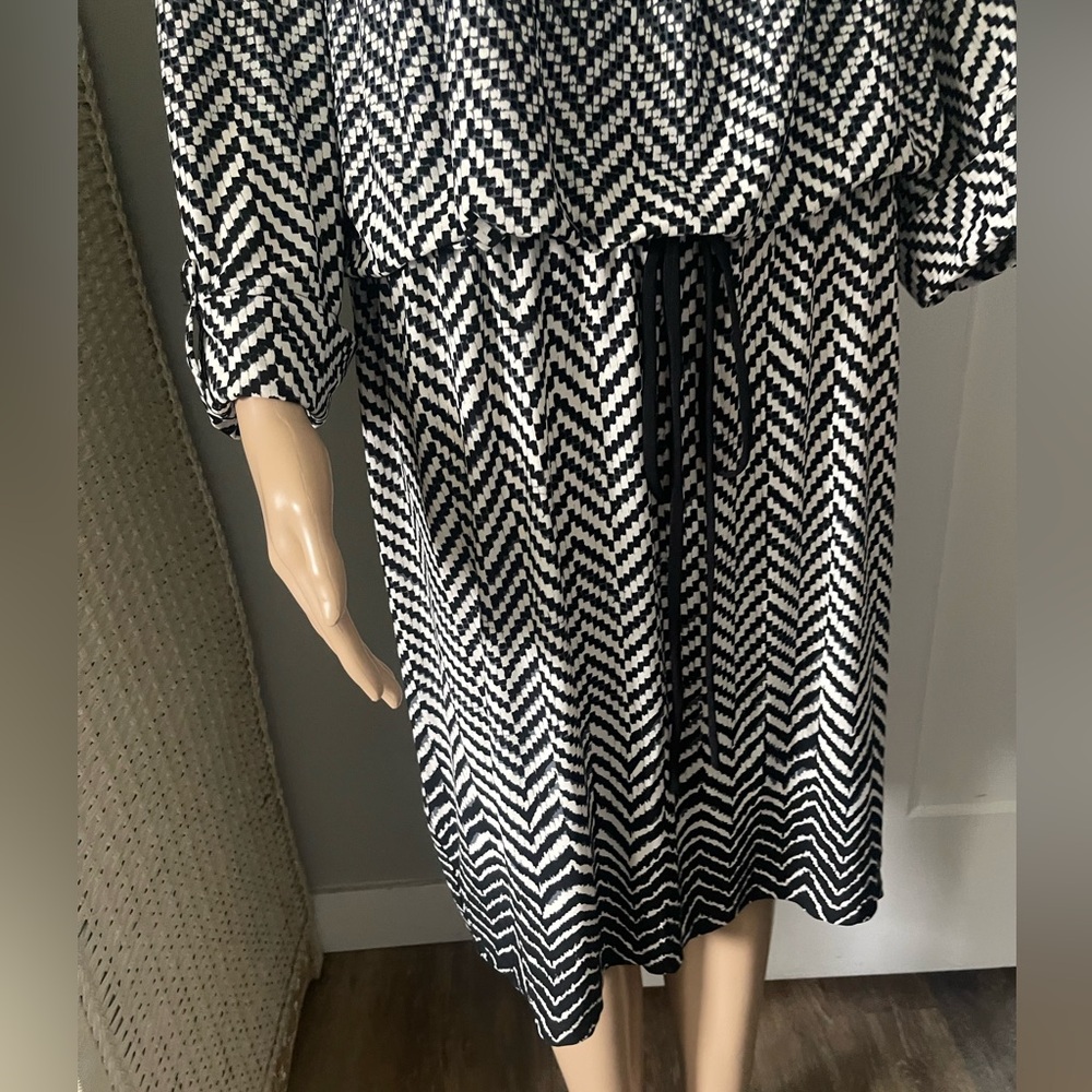 Laura Dress - Picture 4 of 10